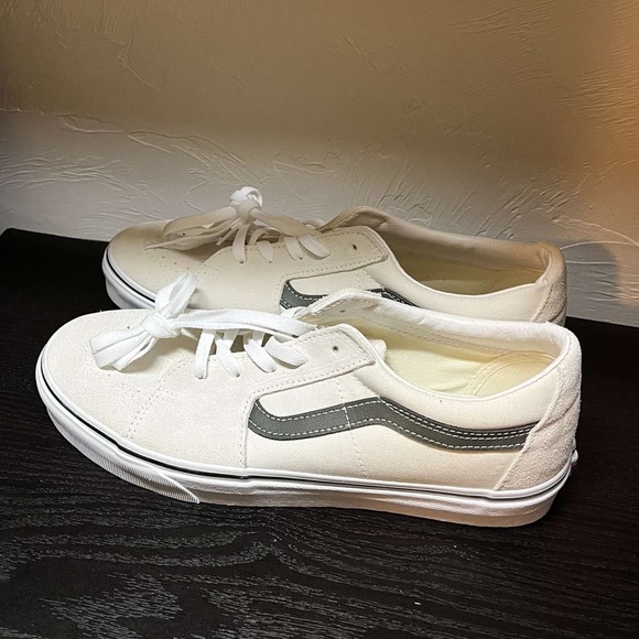 brand new vans - Picture 3 of 6
